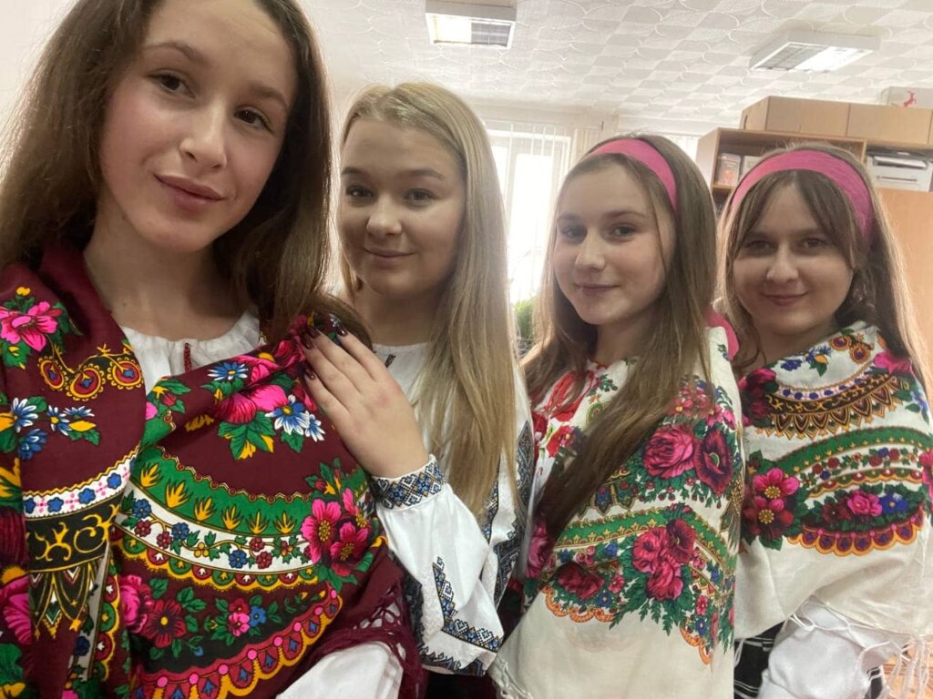 19 травня 2022 року День вишиванки %D0%B7%D0%BE%D0%B1%D1%80%D0%B0%D0%B6%D0%B5%D0%BD%D0%BD%D1%8F Viber 2022 05 19 21 56 24 187 1024x768