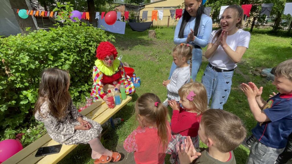 Дарувати всім дітям радість завжди важливо, особливо, якщо вони полишили рідні домівки і тимчасово переселились у наше місто %D0%B7%D0%BE%D0%B1%D1%80%D0%B0%D0%B6%D0%B5%D0%BD%D0%BD%D1%8F Viber 2022 06 24 09 15 46 217 1024x576
