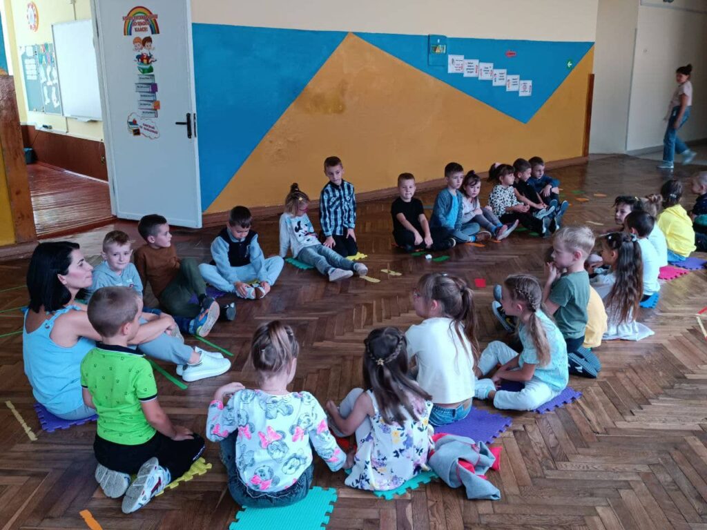 Педагогічна практика «Перші дні дитини в школі» %D0%B7%D0%BE%D0%B1%D1%80%D0%B0%D0%B6%D0%B5%D0%BD%D0%BD%D1%8F Viber 2022 09 21 11 59 15 448 1024x768