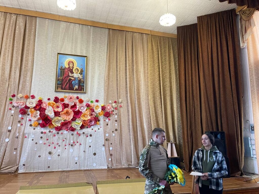 У Самбірському педагогічному коледжі імені Івана Филипчака відбулася зустріч з випускником відділення фізичного виховання Юрієм. 312375068 1701318513601411 271089861410134813 N 1024x768