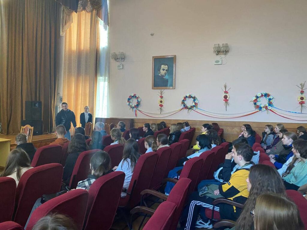 Зустріч з випускником відділення фізичного виховання, Дмитром Photo 2022 11 11 12 13 11 3 1024x768
