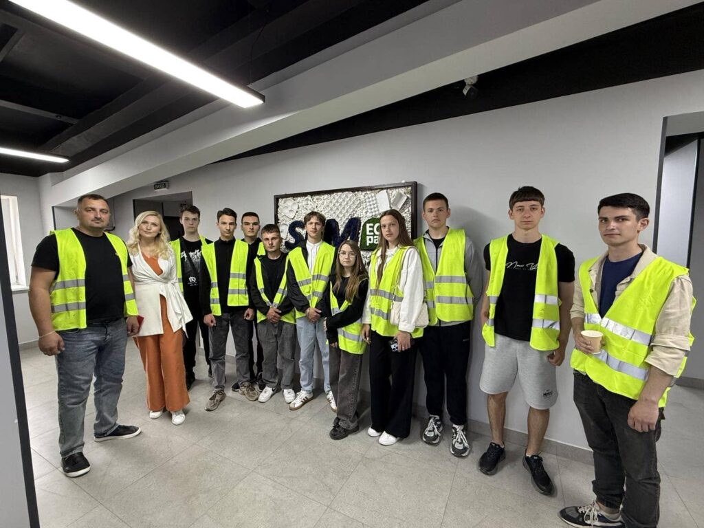 Формування професійних компетентностей студентів під час навчальної екскурсії на підприємство %D0%B7%D0%BE%D0%B1%D1%80%D0%B0%D0%B6%D0%B5%D0%BD%D0%BD%D1%8F Viber 2026 05 09 09 12 18 933 1024x768