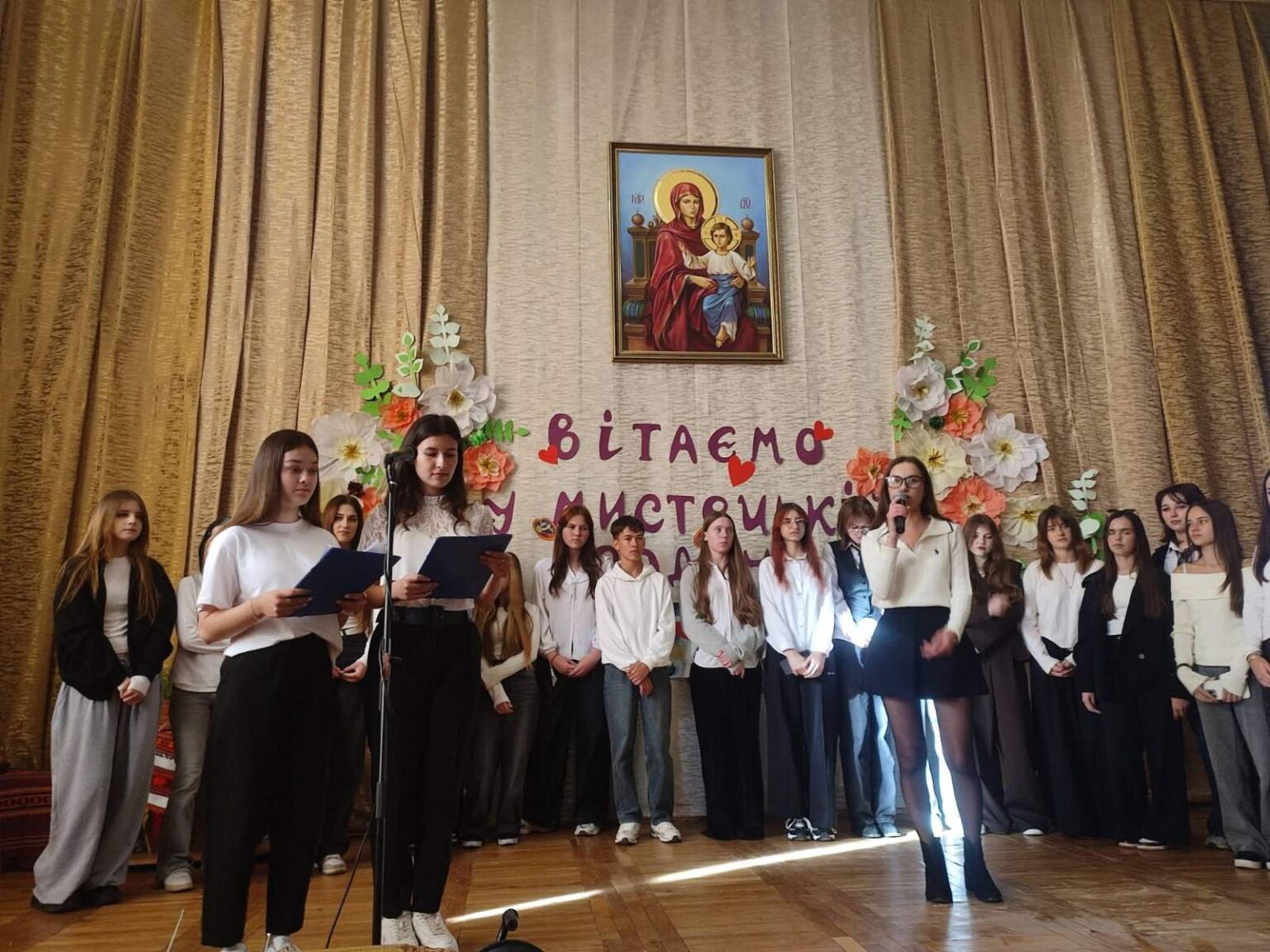«Все починається з першого штриха…» — посвята першокурсників у художники!